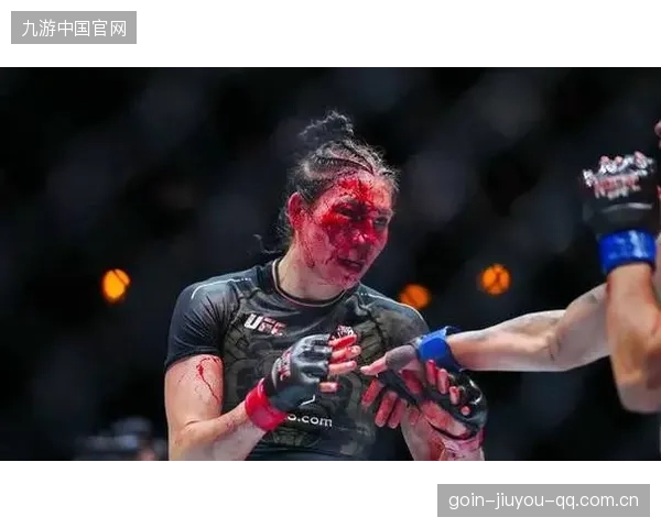 UFC年度最佳KO震撼上演！最后一击彰显了武道精神